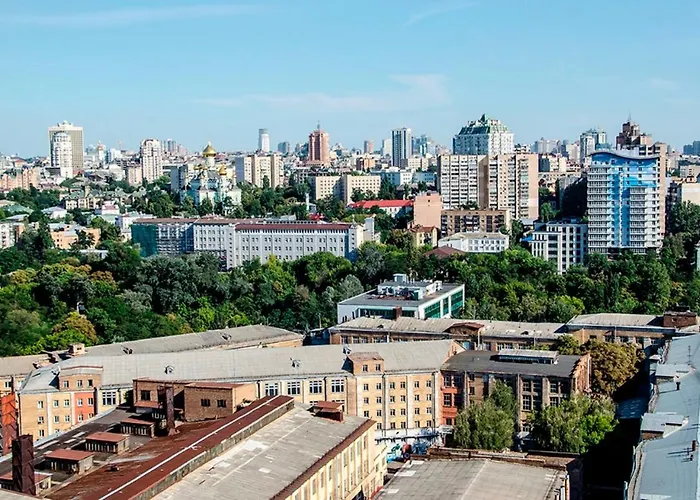 Apartment Near Lukyanovka Square