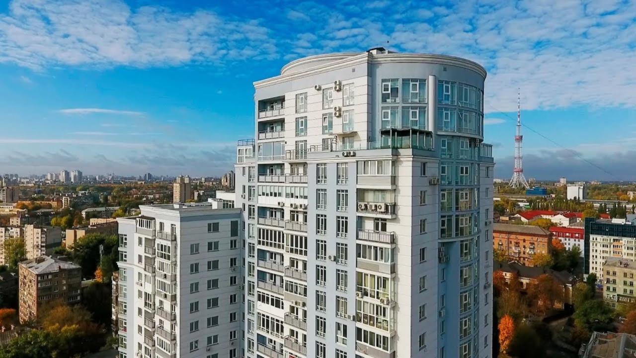 Near Lukyanovka Square Київ